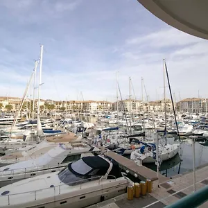 With Balcony And View On The Port Appartement